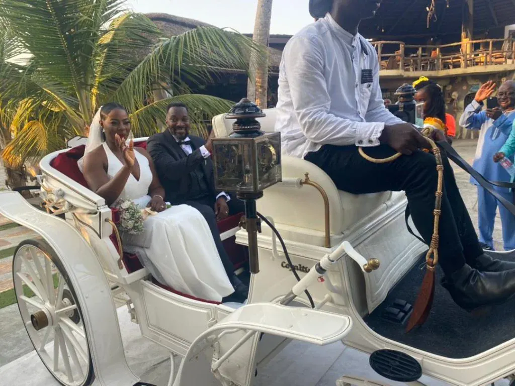 A carriage arrival on the wedding day