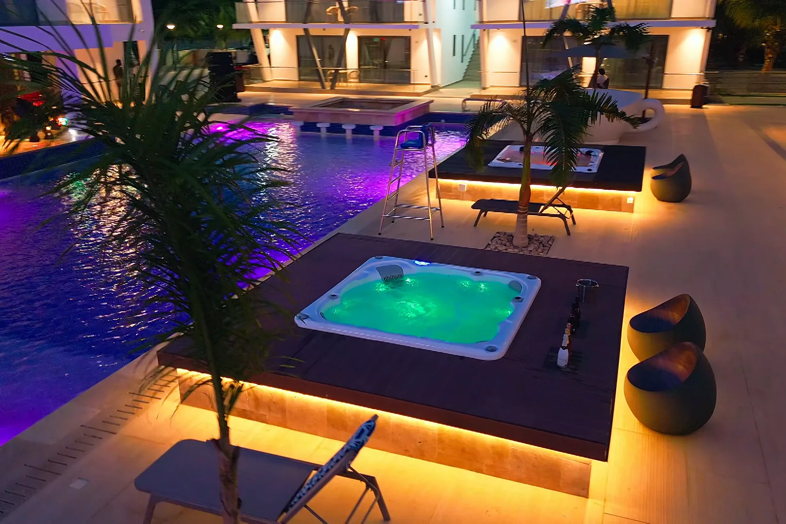 Jacuzzi Bath