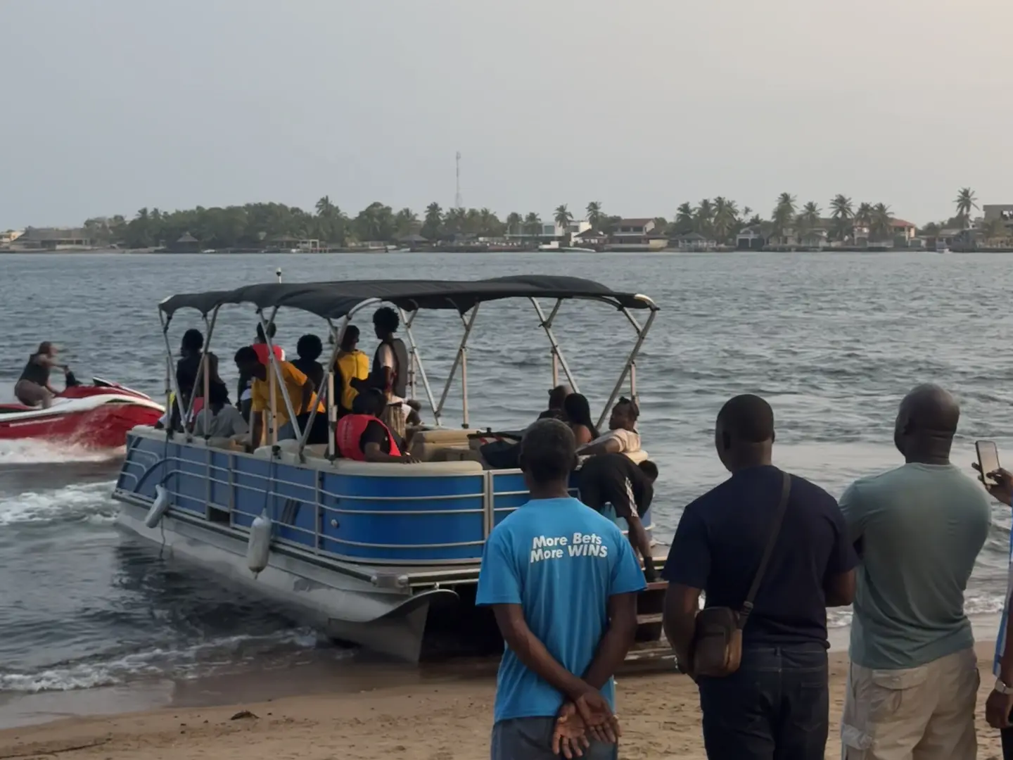Taxi Boat — photo 1