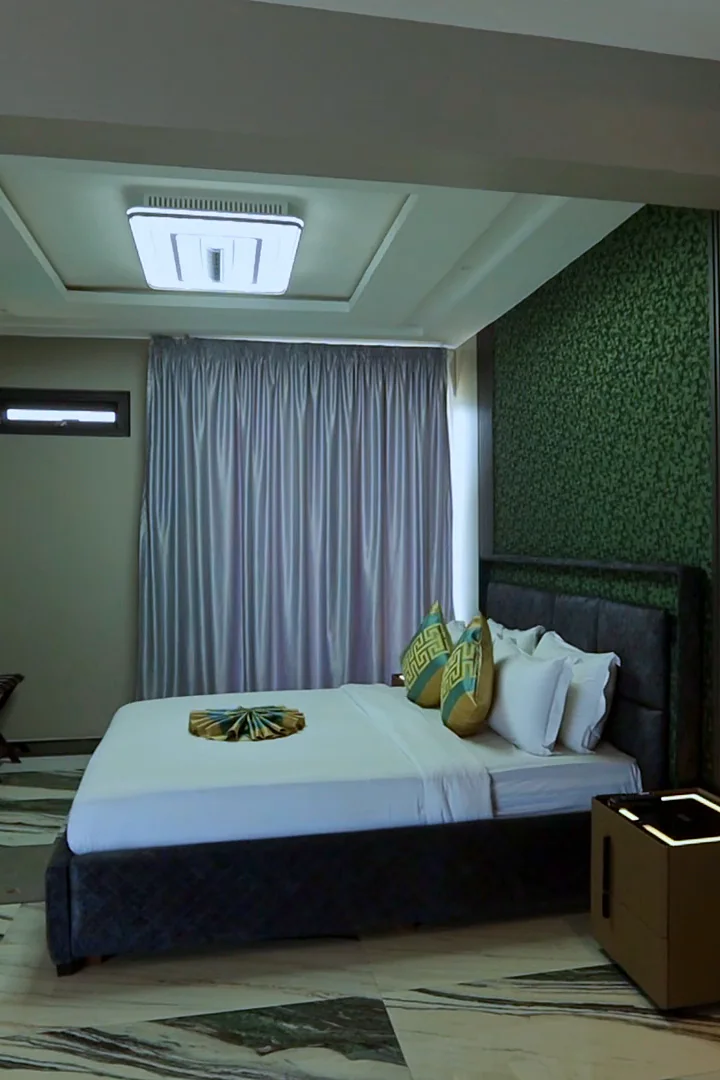 Waterfront Room — photo 1
